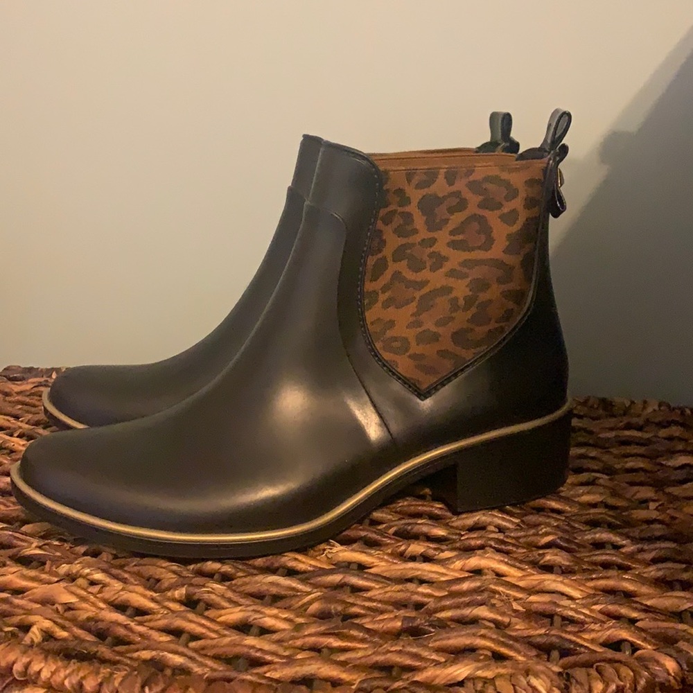 Kate spade ♠️ black w/leopard rain boots